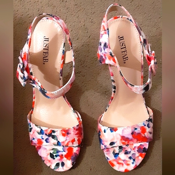 Justfab size 10 multicolored ankle buckle strap 3inches+ heels. Brand new never - Picture 2 of 2